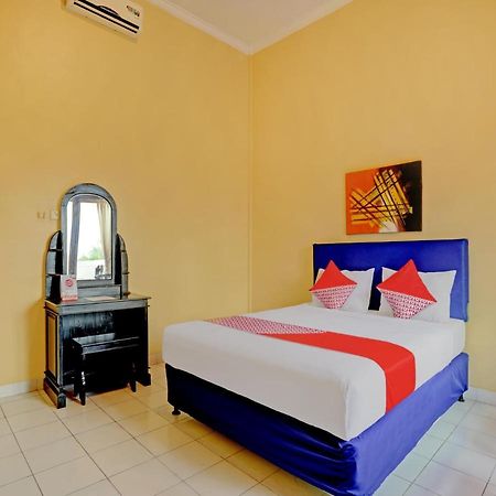 Oyo 3096 Hotel Dewi Warsiki Гилиманук Экстерьер фото