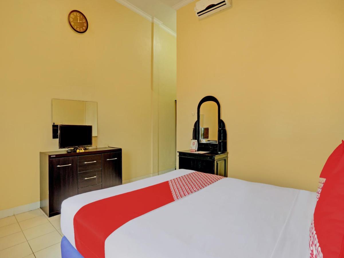 Oyo 3096 Hotel Dewi Warsiki Гилиманук Экстерьер фото