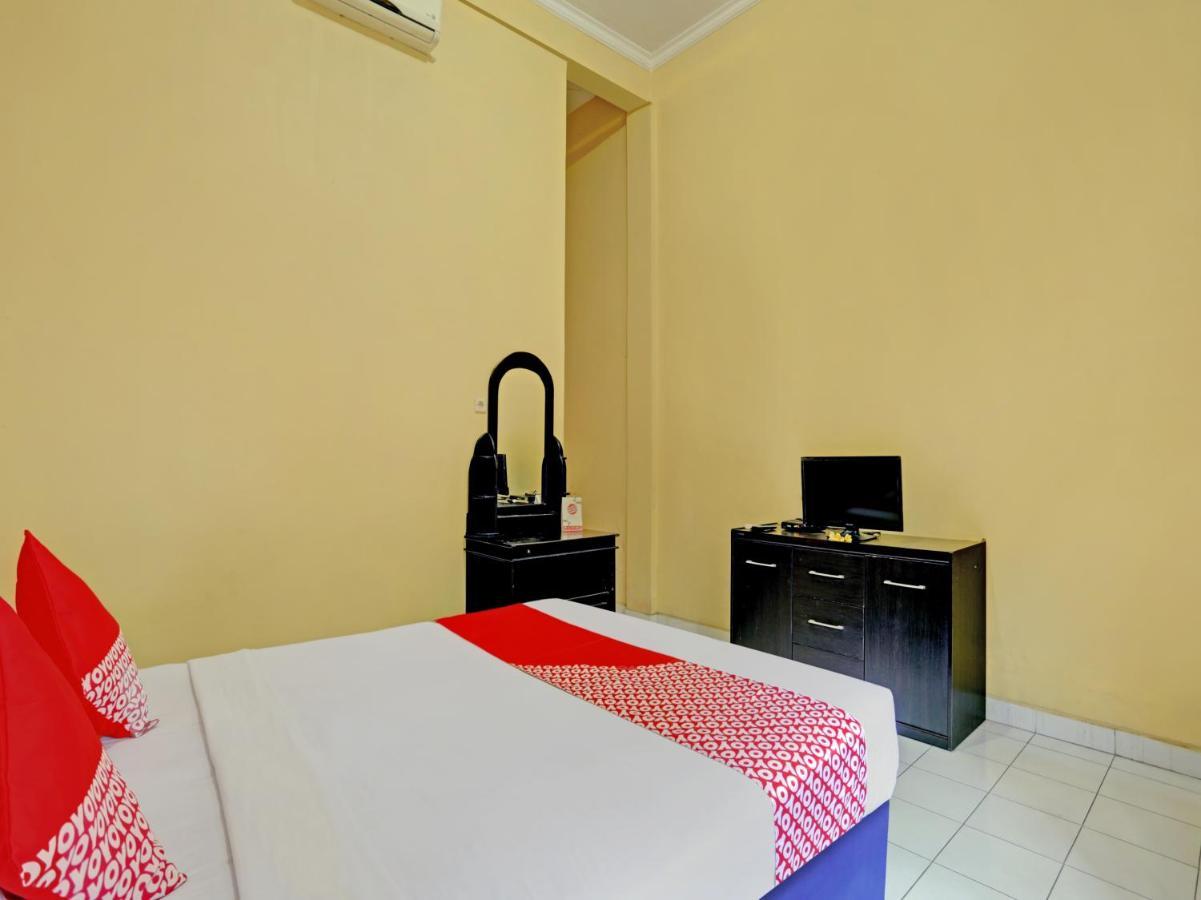 Oyo 3096 Hotel Dewi Warsiki Гилиманук Экстерьер фото